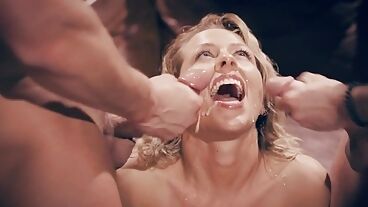 Пикаперы дрючат блондинку в МЖМ и кончают в рот поочередно